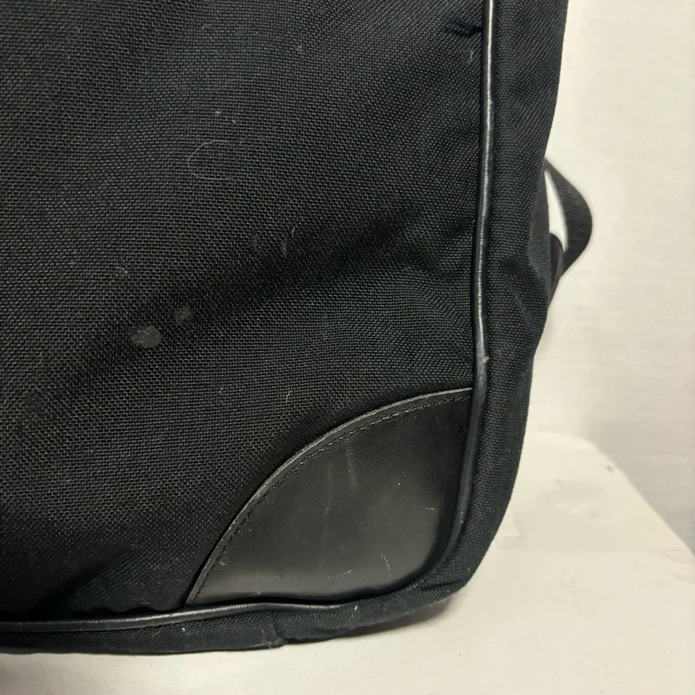Soft Side Suitcase Travel Bag Black 21X14X8 Perfect Size Shoulder Strap EUC